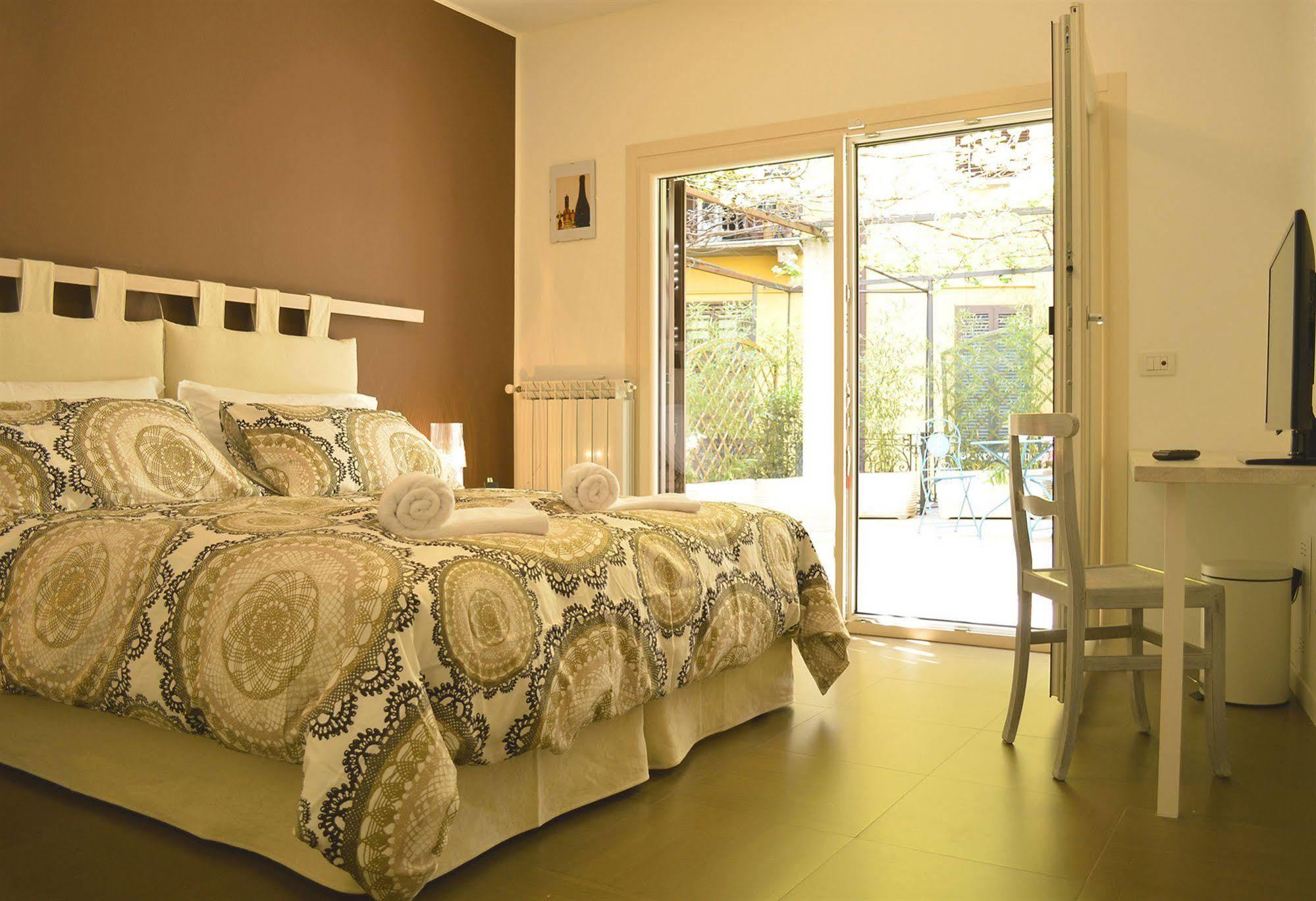 Room Inn Couette-café